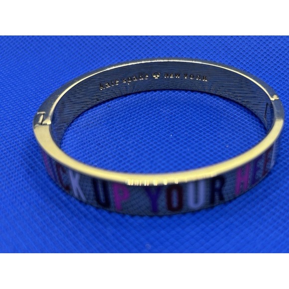 KATE SPADE Kick Up Your Heels Hinged Bangle Bracelet Gold tone Pink Purple 7" - Picture 2 of 7